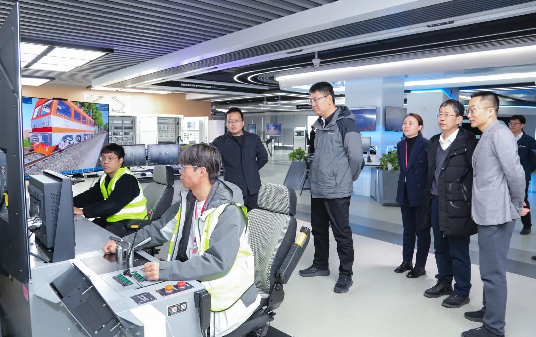 国家铁路局装备技术中心主任刘伟一行参观调研1701vip黄金城高科